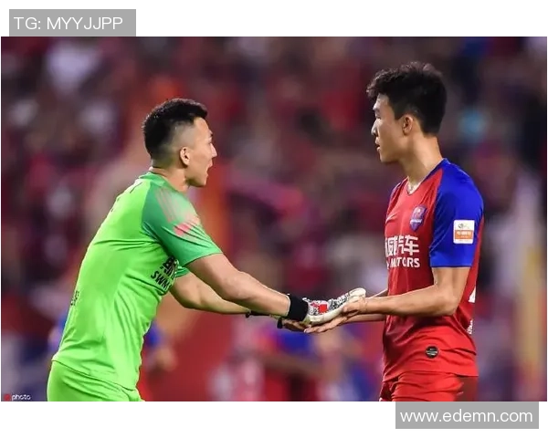 重庆斯威与上海上港激战正酣现场直播全程回顾与精彩瞬间分享