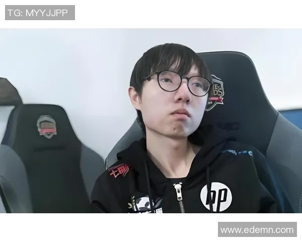 MLXG被RNG约束高消费！香克斯三问前教练：在JDG这么高兴吗？